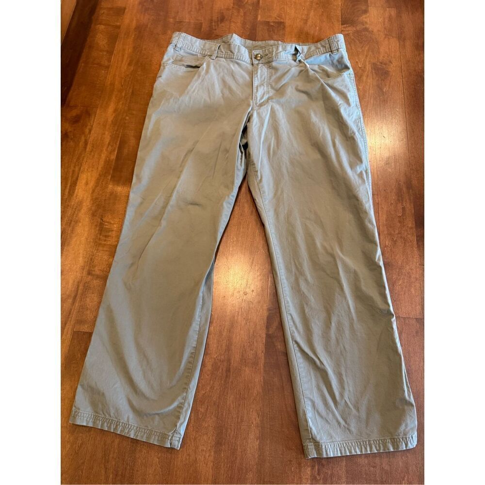 Men’s Columbia khaki pants